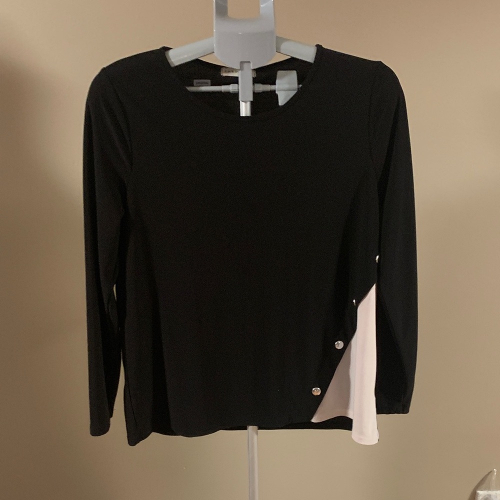 Retrology Black and White Women's Top long sleeves Size large